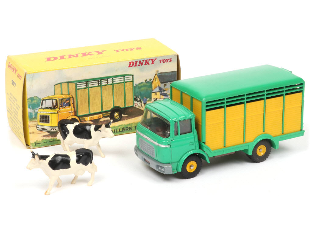 Lot 339 - DINKY TOYS (FRANCE) (1)