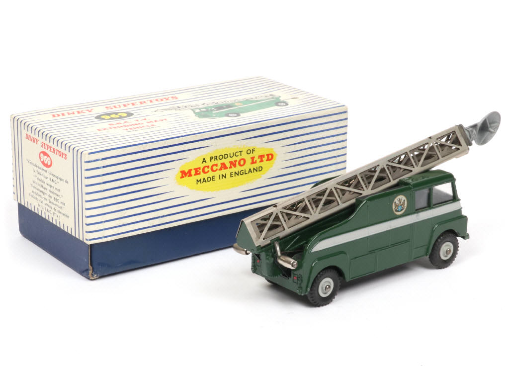 Lot 262 - DINKY TOYS (GB) (1)