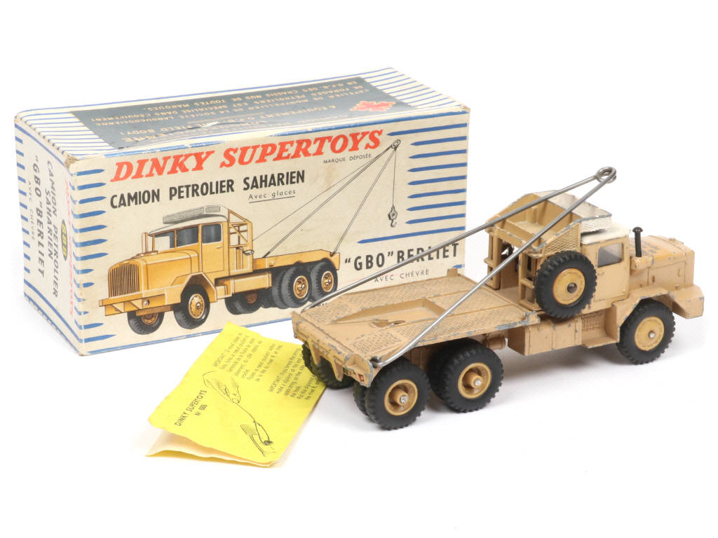 Lot 350 - DINKY TOYS (FRANCE) (1)