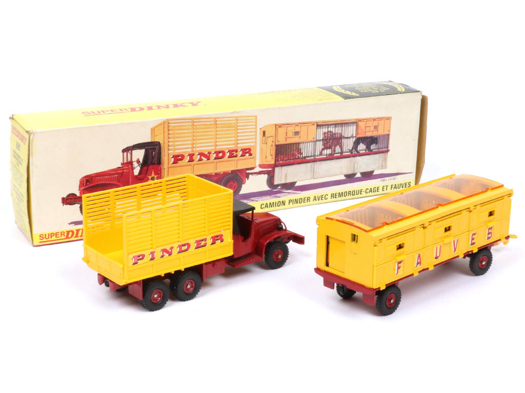 Lot 346 - DINKY TOYS (FRANCE) (1)