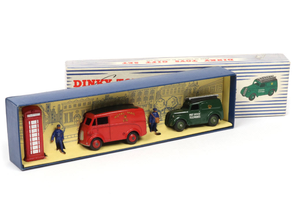 Lot 226 - DINKY TOYS (GB) (1)