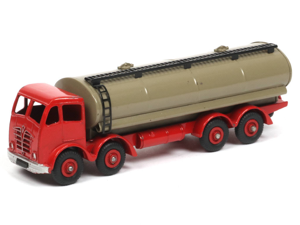 Lot 245 - DINKY TOYS (GB) (1)