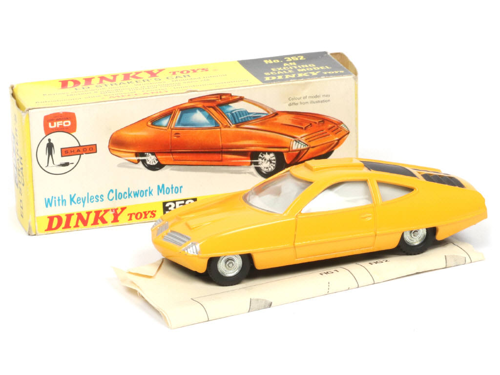 Lot 229 - DINKY TOYS (GB) (1)