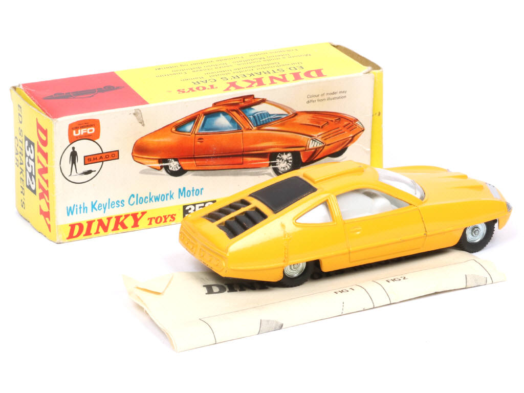 Lot 229 - DINKY TOYS (GB) (1)