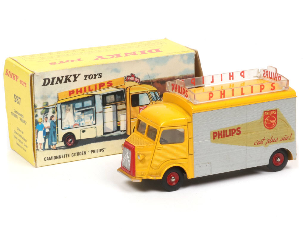 Lot 341 - DINKY TOYS (FRANCE) (1)