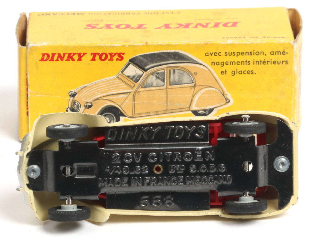 Lot 329 - DINKY TOYS (FRANCE) (1)