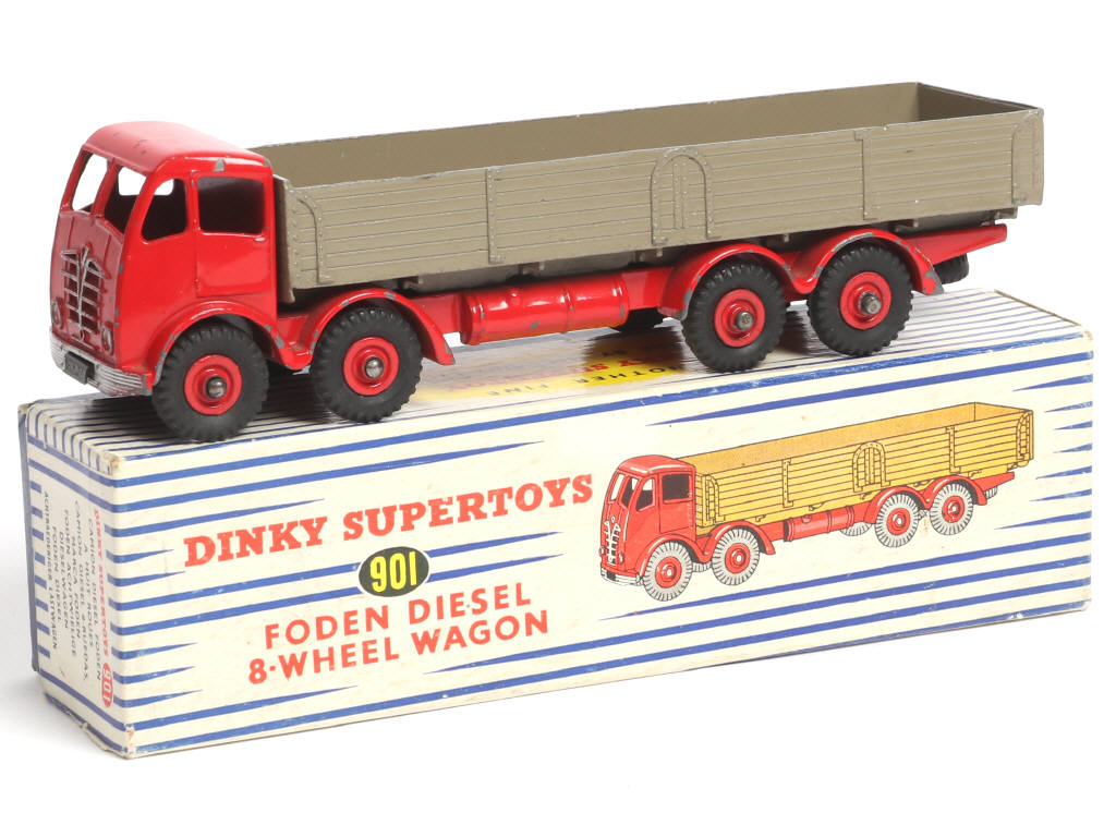 Lot 253 - DINKY TOYS (GB) (1)