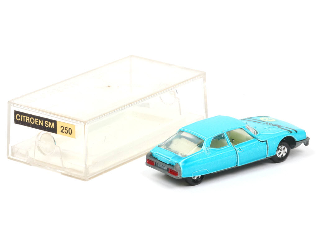 Lot 89 - MAJORETTE (FRANCE) (1)