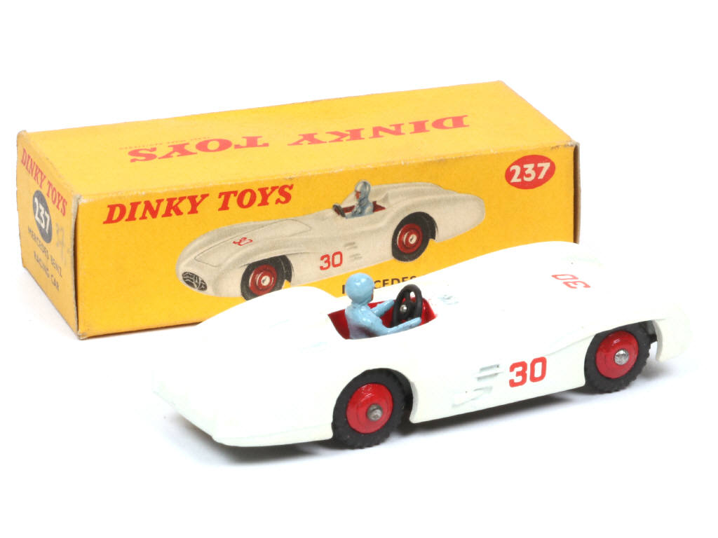 Lot 217 - DINKY TOYS (GB) (1)