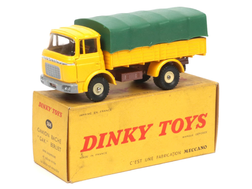 Lot 340 - DINKY TOYS (FRANCE) (1)