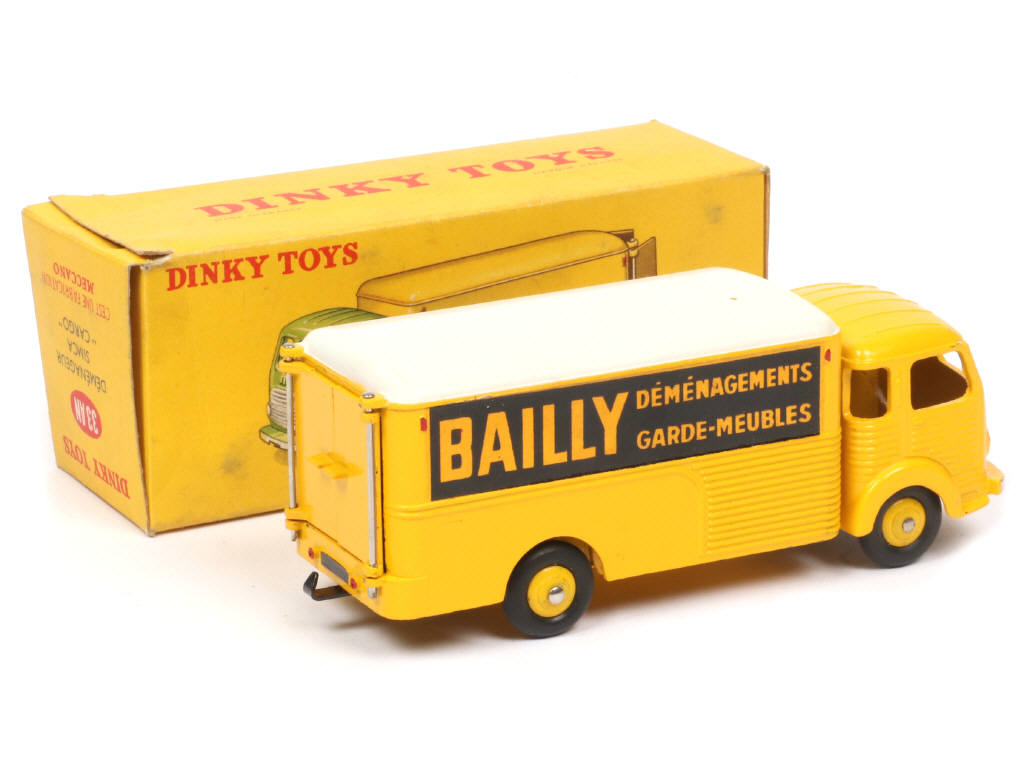 Lot 293 - DINKY TOYS (FRANCE) (1)