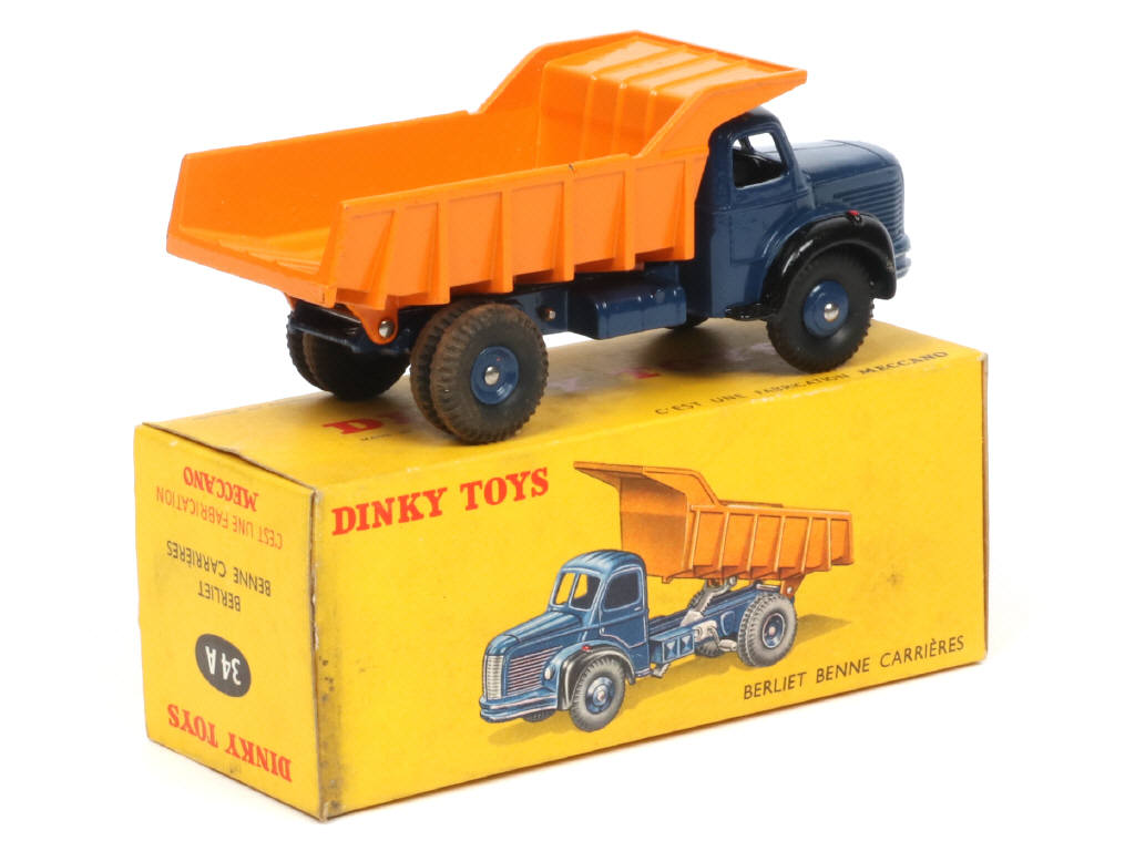 Lot 294 - DINKY TOYS (FRANCE) (1)