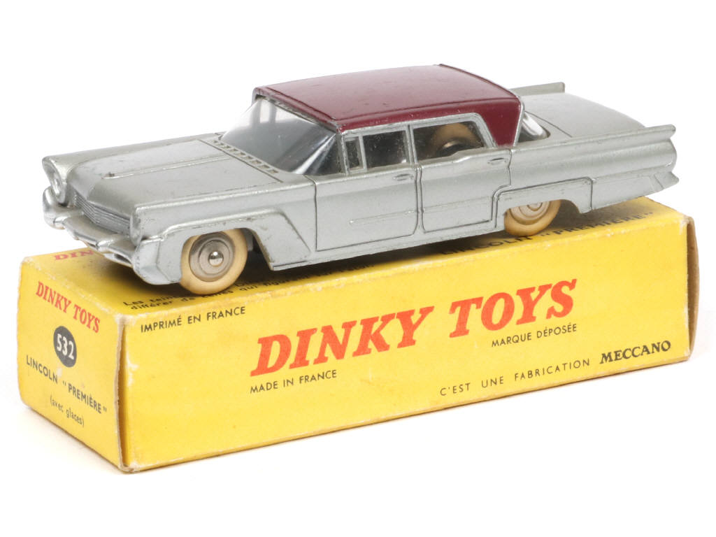 Lot 311 - DINKY TOYS (FRANCE) (1)
