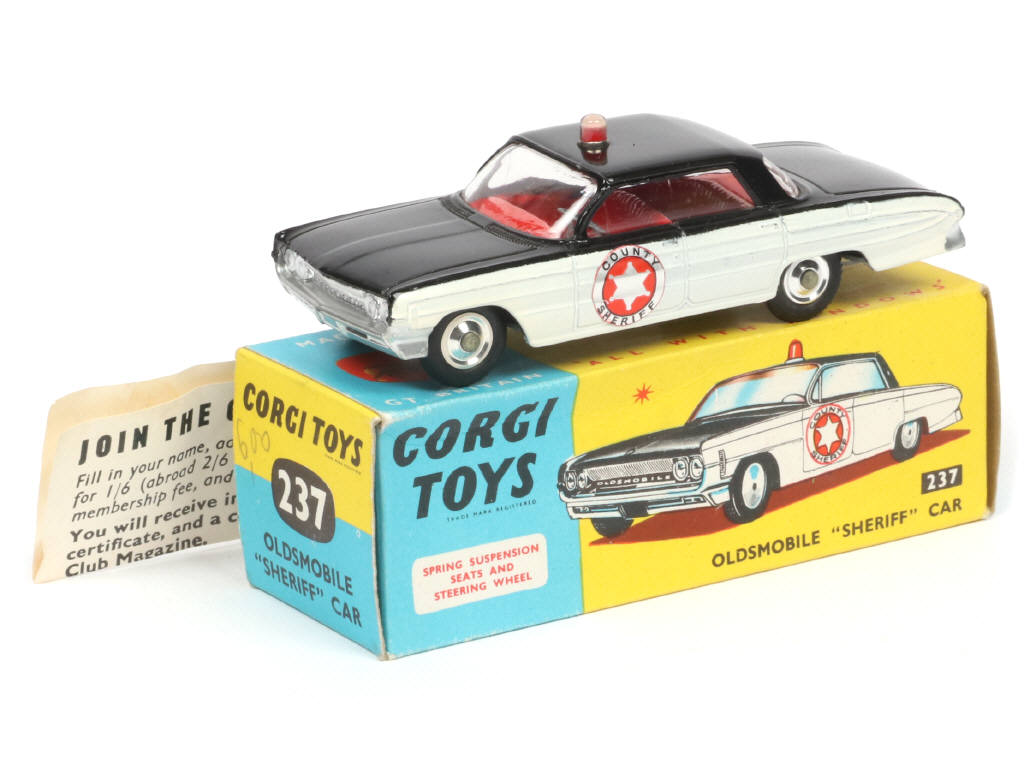 Lot 166 - CORGI TOYS (GB) (1)