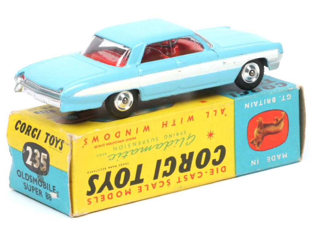 Lot 165 - CORGI TOYS (GB) (1)