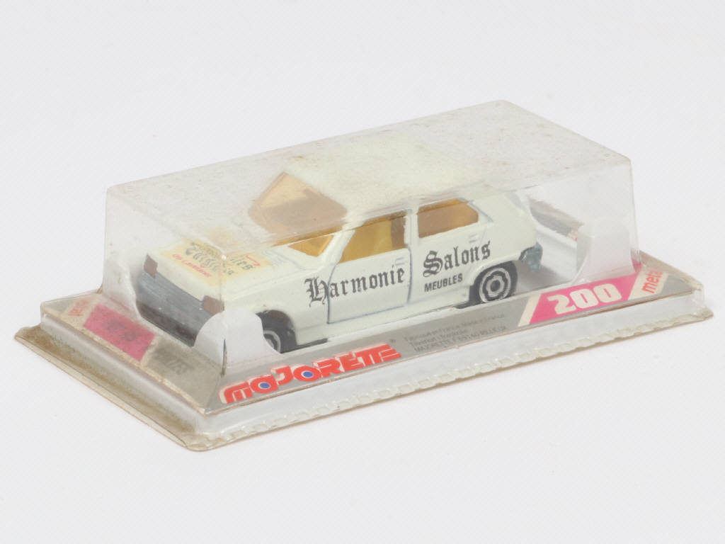 Lot 101 - MAJORETTE (FRANCE) (1)