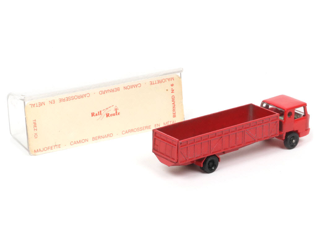 Lot 61 - MAJORETTE (FRANCE) (1)