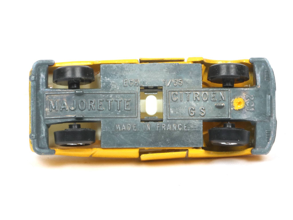 Lot 64 - MAJORETTE (FRANCE) (1)