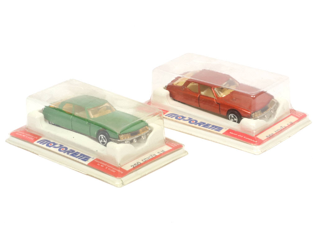 Lot 93 - MAJORETTE (FRANCE) (2)