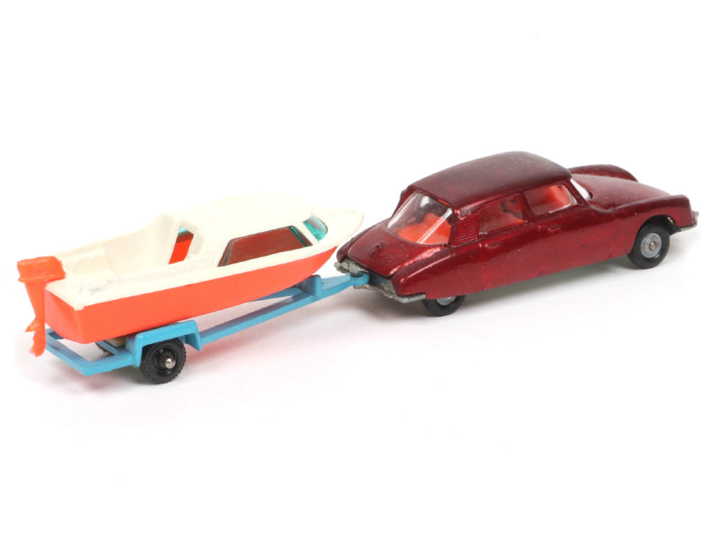 Lot 102 - MAJORETTE (FRANCE) (1)