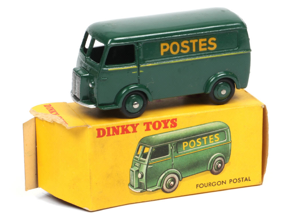 Lot 179 - DINKY TOYS (FRANCE) (1)
