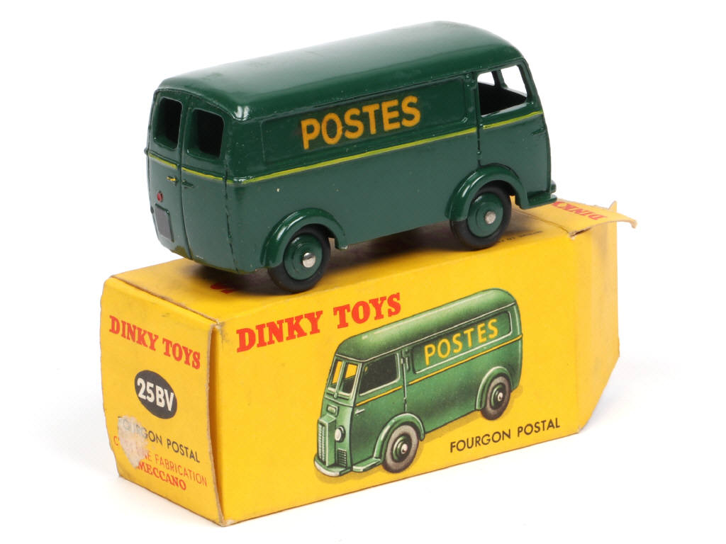 Lot 179 - DINKY TOYS (FRANCE) (1)