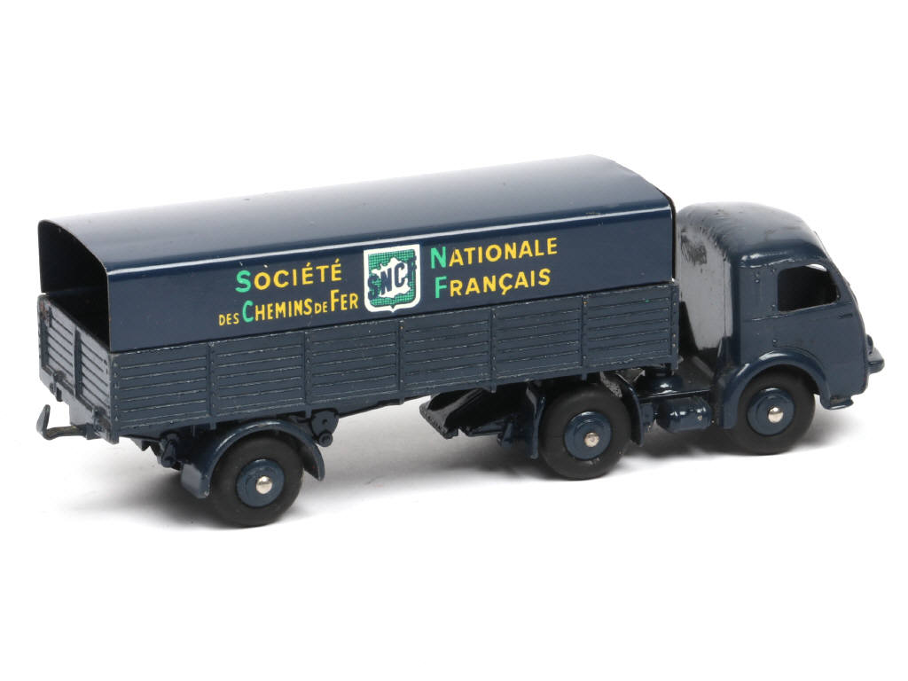 Lot 181 - DINKY TOYS (FRANCE) (1)