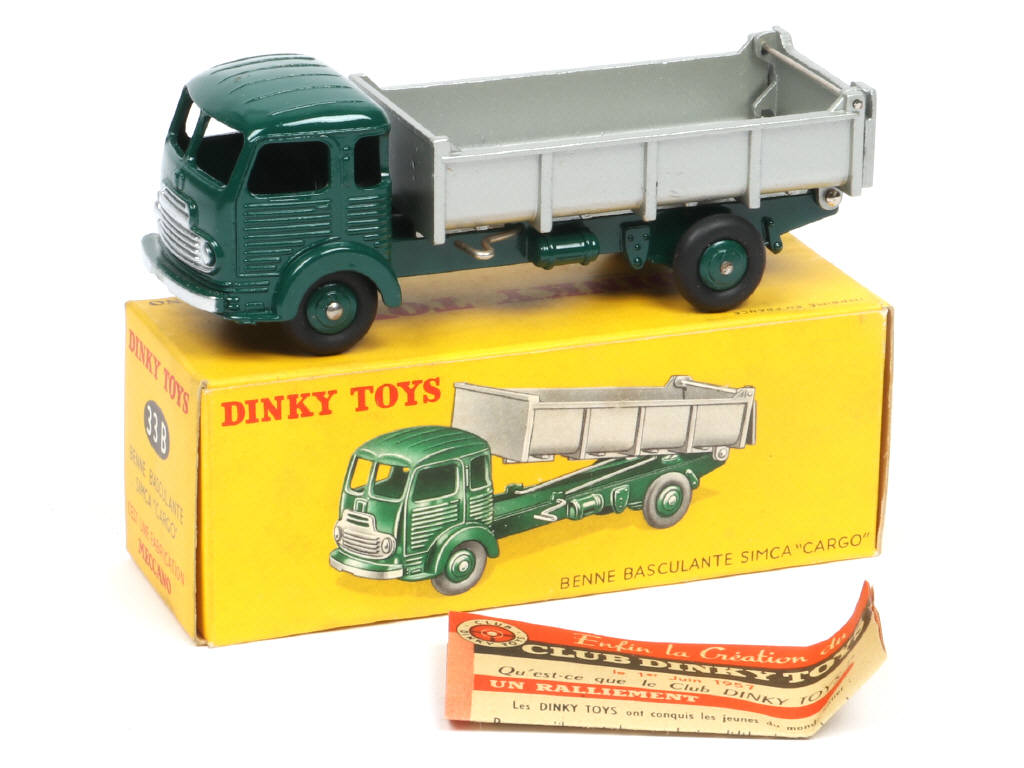 Lot 182 - DINKY TOYS (FRANCE) (1)