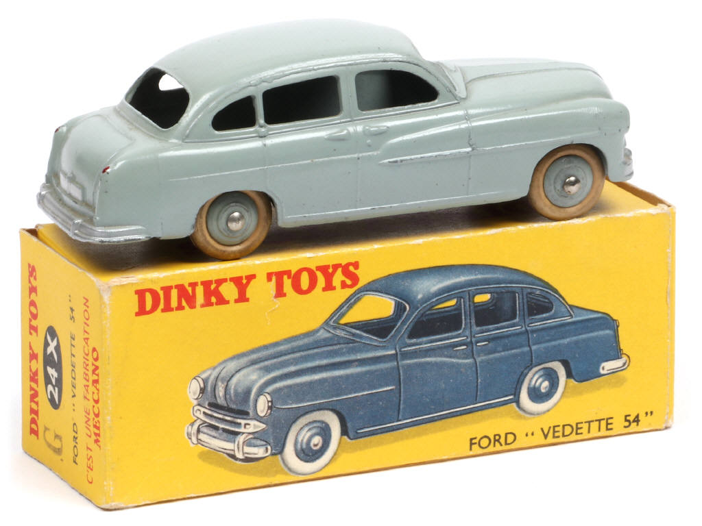 Lot 176 - DINKY TOYS (FRANCE) (1)