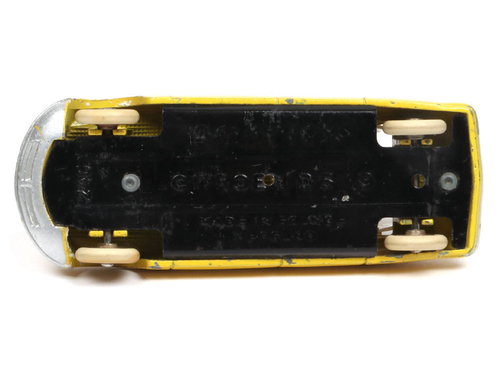 Lot 186 - DINKY TOYS (FRANCE) (1)