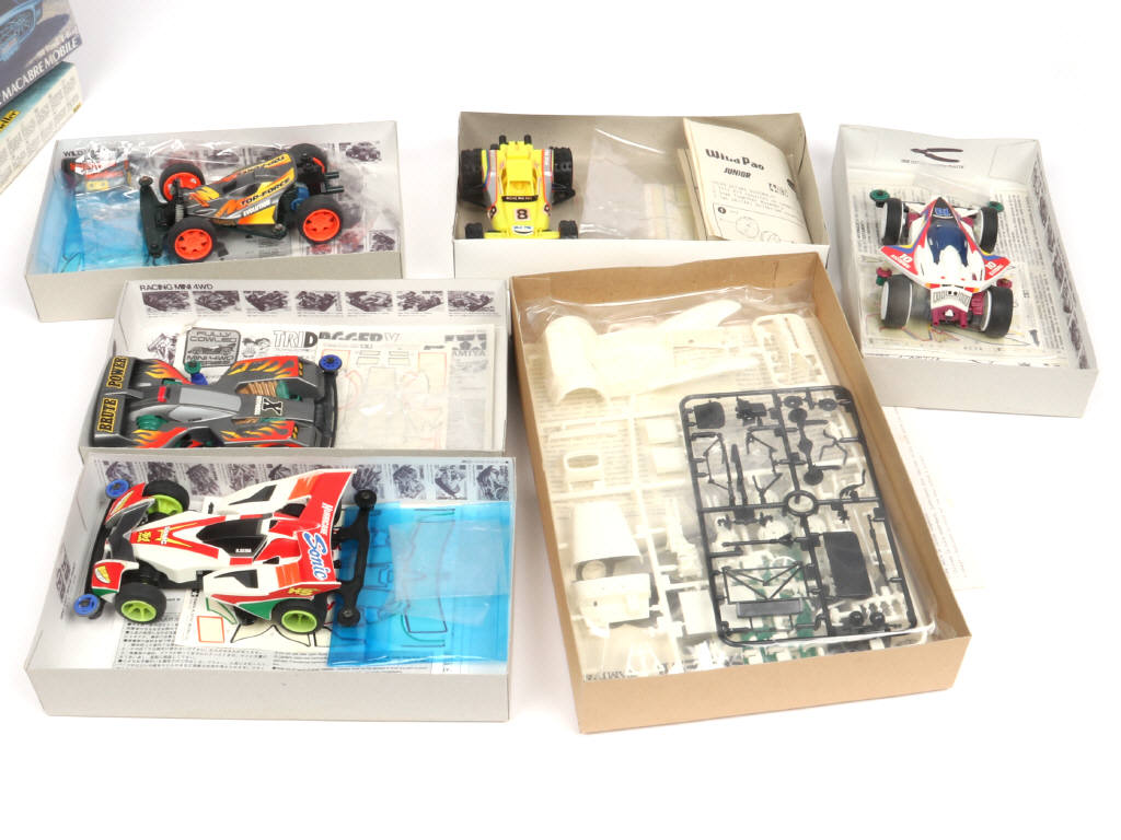 Lot 39 - DIVERS (10)