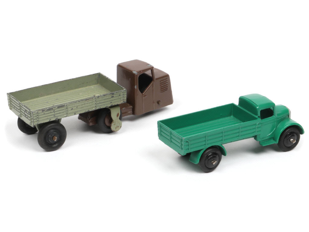 Lot 270 - DINKY TOYS (GB) (1)