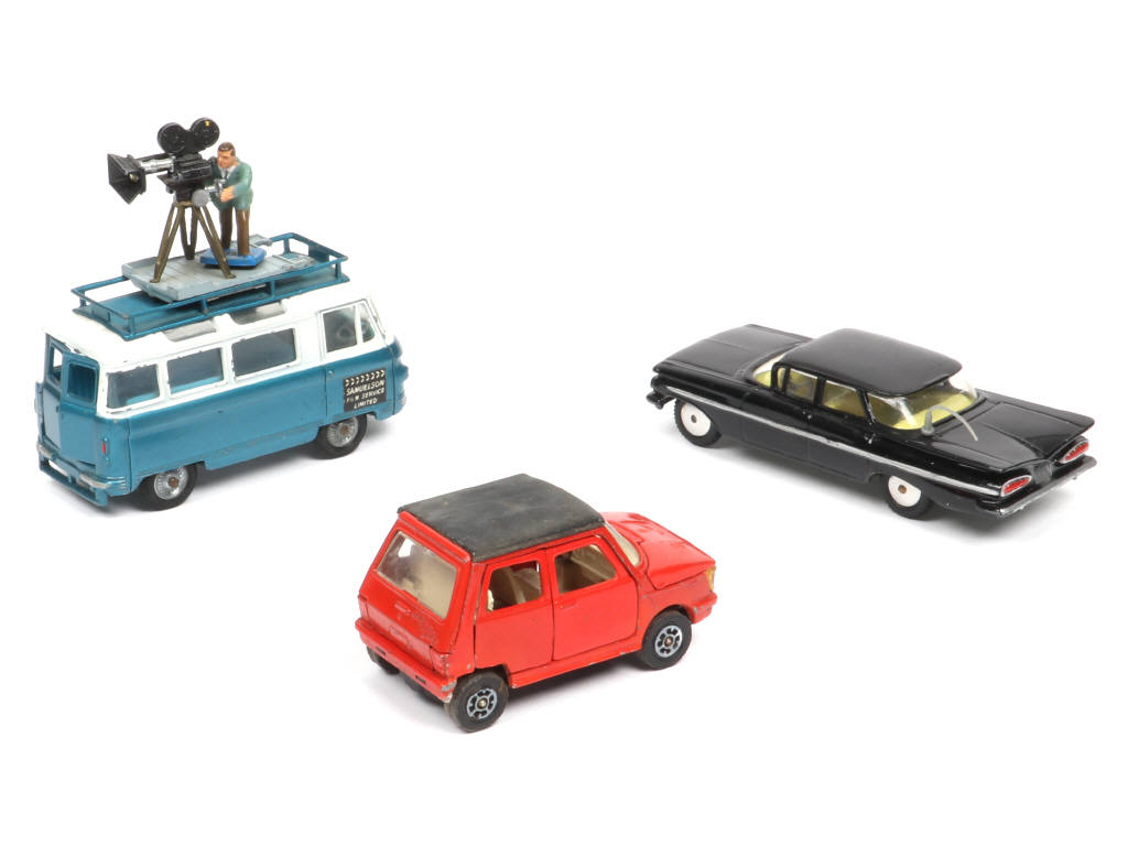 Lot 253 - CORGI TOYS (GB) (3)