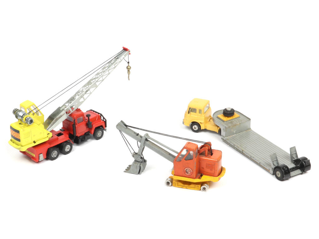 Lot 251 - CORGI TOYS (GB) (3)