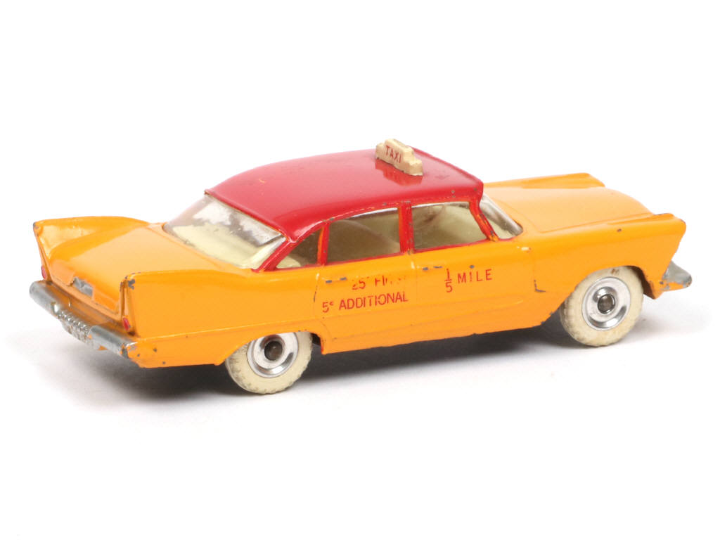 Lot 289 - DINKY TOYS (GB) (1)