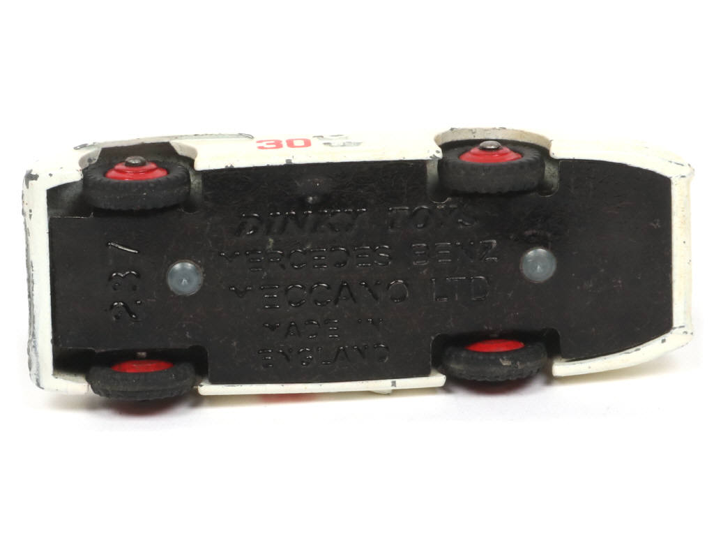 Lot 286 - DINKY TOYS (GB) (1)