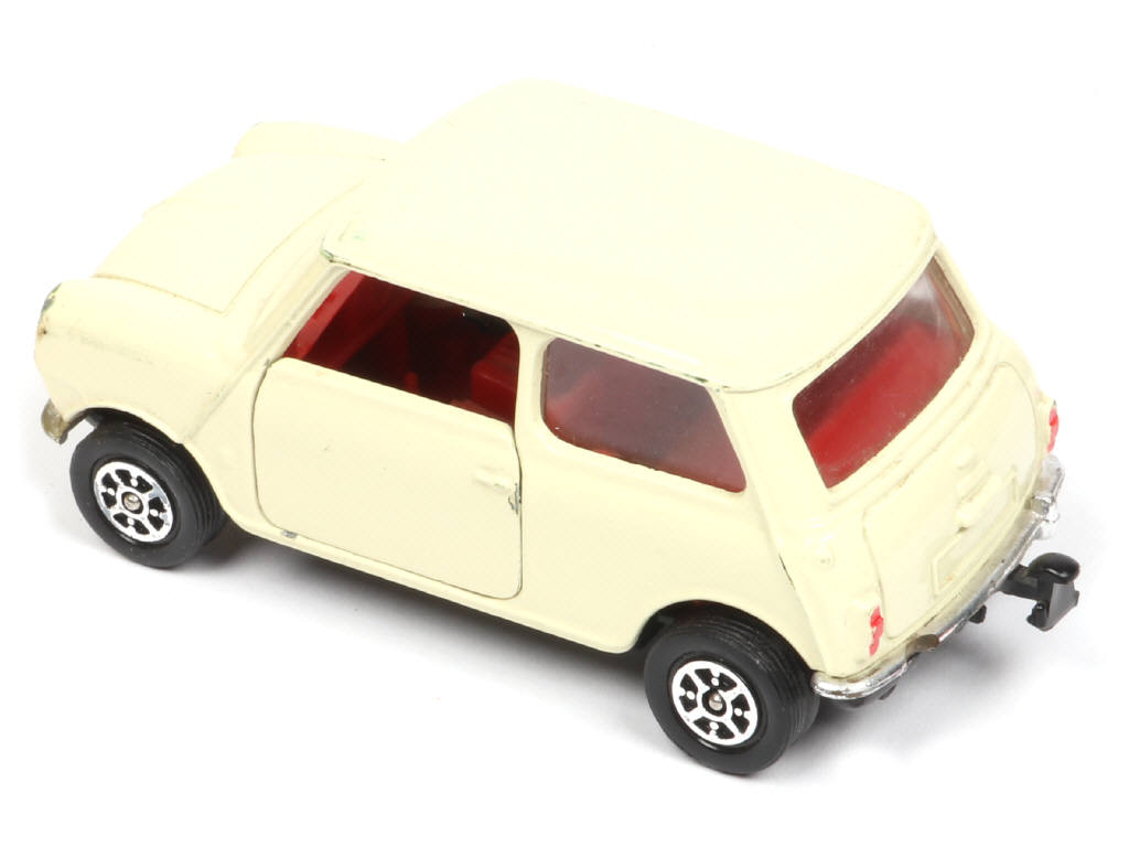 Lot 261 - CORGI TOYS (GB) (1)