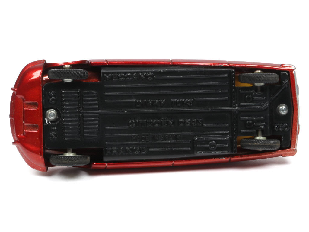 Lot 241 - DINKY TOYS (FRANCE) (1)