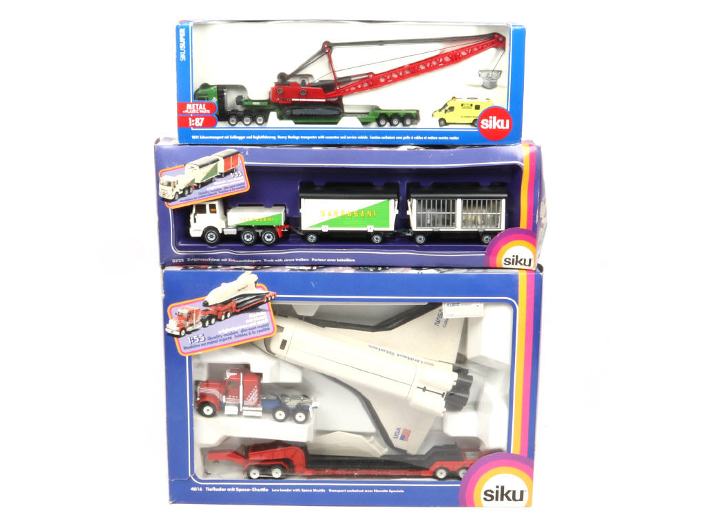 Lot 198 - SIKU (ALLEMAGNE) (3)