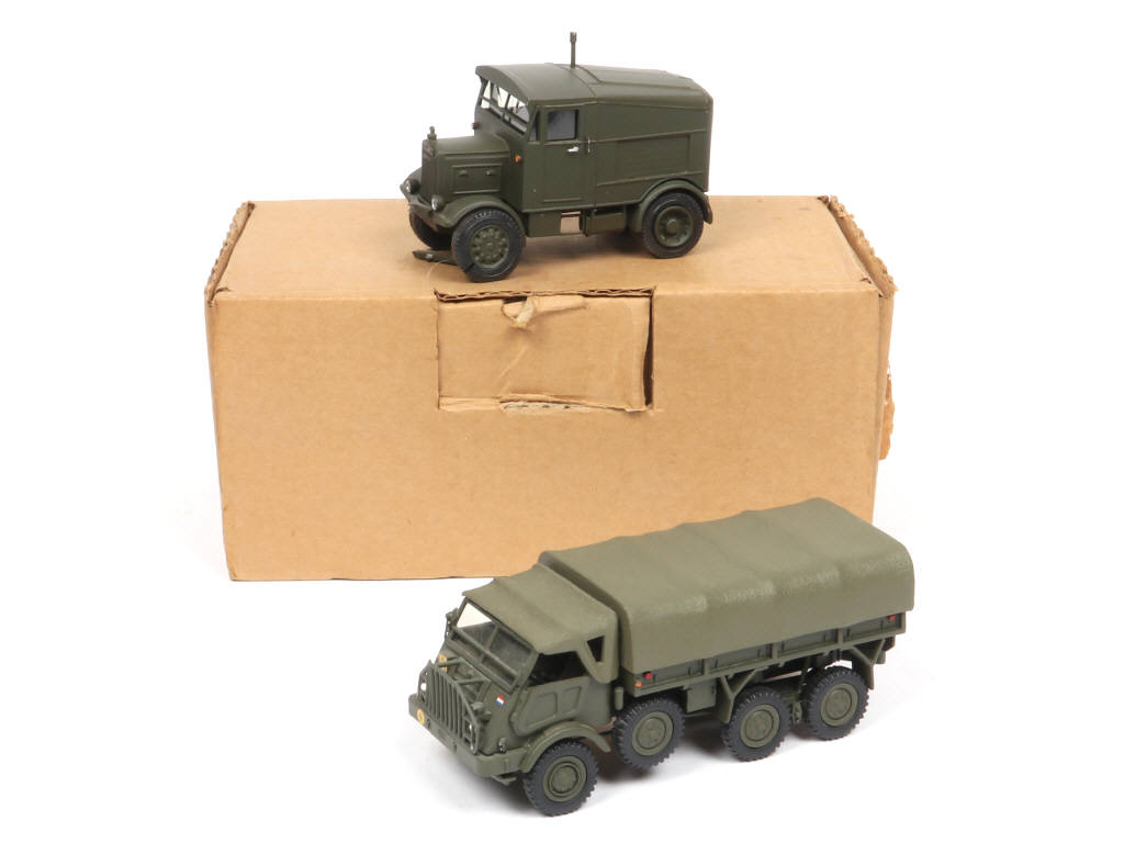 Lot 113 - DIVERS (GB) (2)