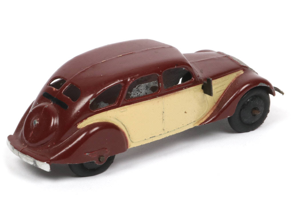 Lot 262 - DINKY TOYS (FRANCE) (1)