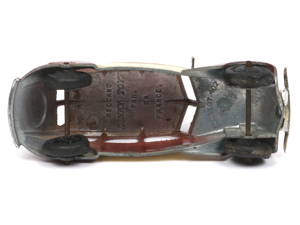 Lot 262 - DINKY TOYS (FRANCE) (1)