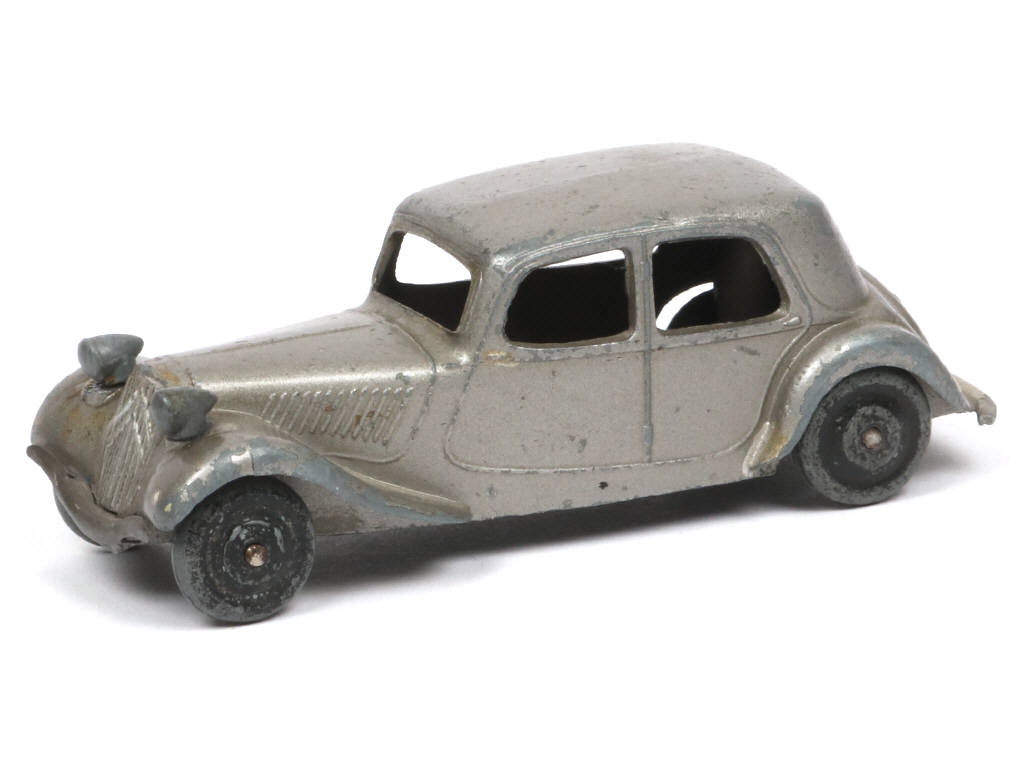 Lot 264 - DINKY TOYS (FRANCE) (1)