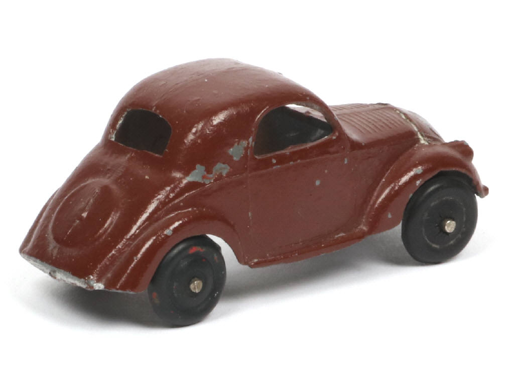 Lot 258 - DINKY TOYS (FRANCE) (1)