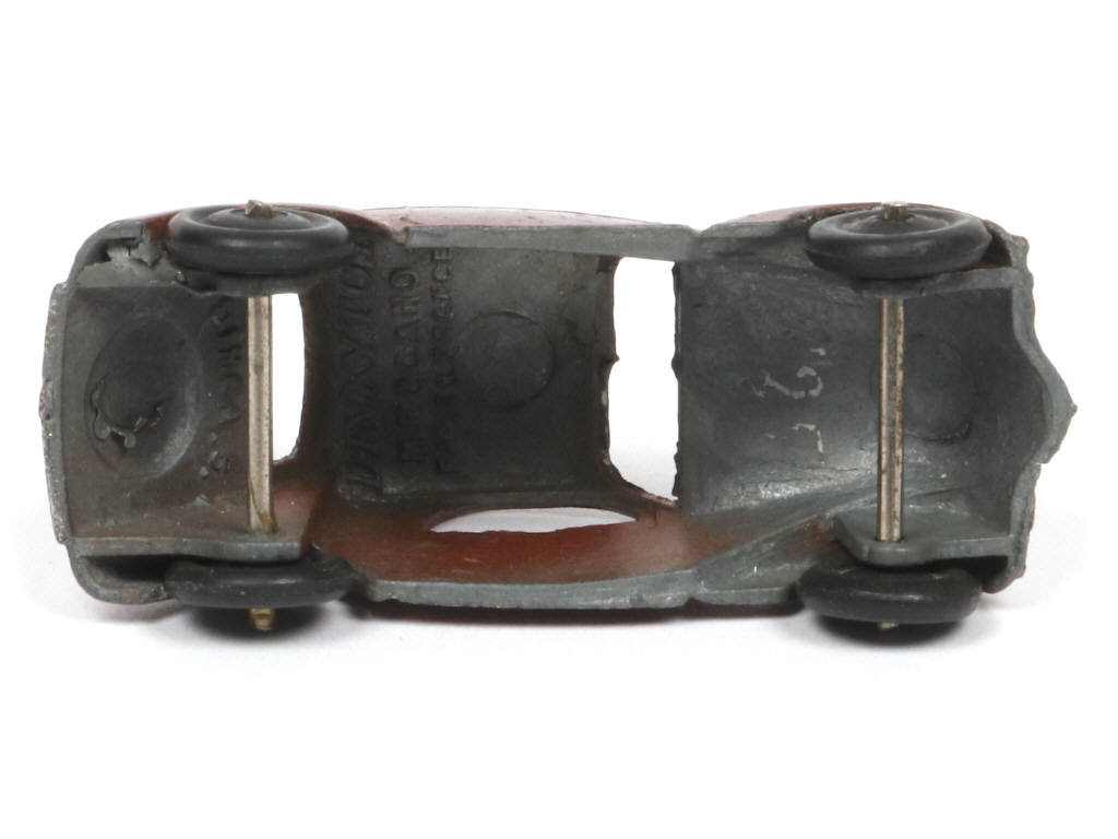 Lot 258 - DINKY TOYS (FRANCE) (1)