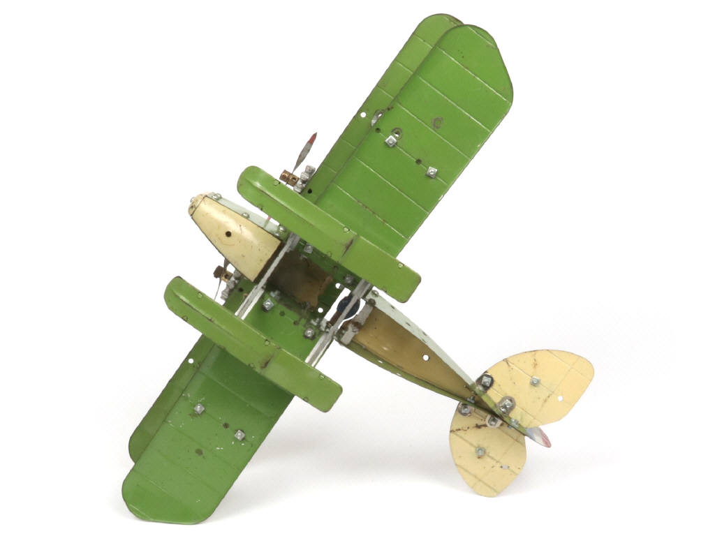 Lot 197 - MECCANO (1)