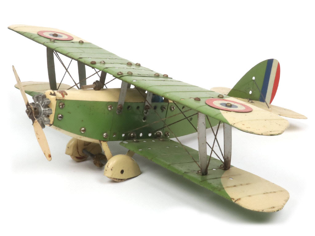 Lot 195 - MECCANO (1)