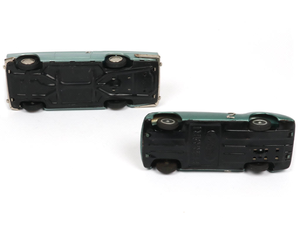Lot 115 - DIVERS (JAPON) (2)