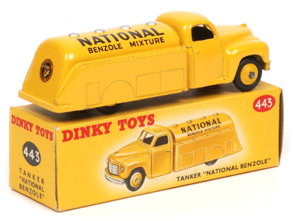 Lot 692 - DINKY TOYS (GB) (1)