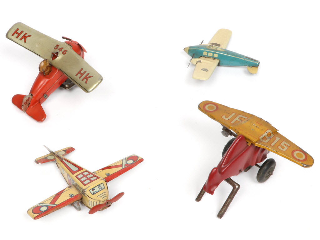 Lot 314 - DIVERS (4)